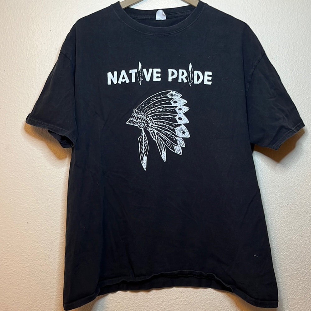 Native pride graphic T-shirt